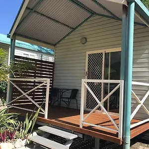 kingfisher-caravan-park.queenslandhotels.net/